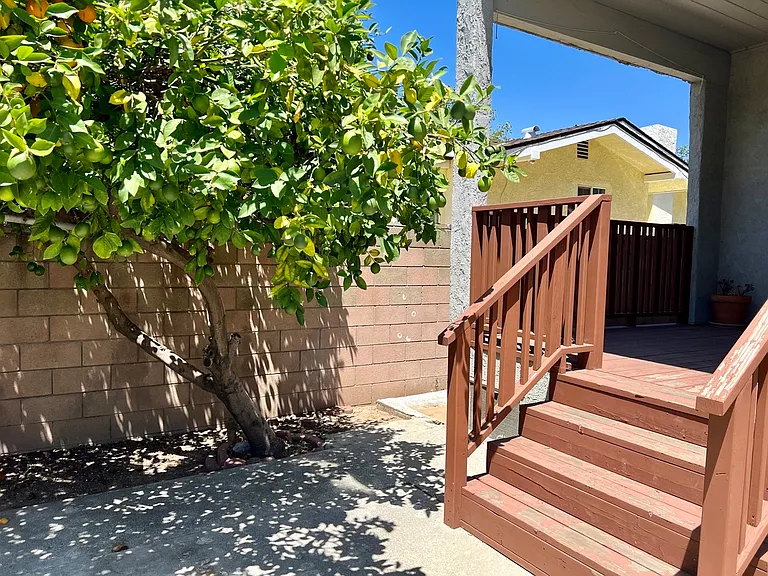2822 W Avenue 33 — Photo 15
