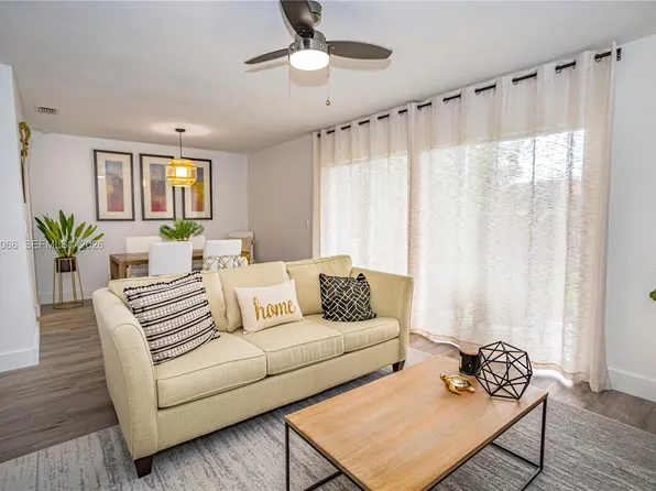 9341 Green Meadows Way #2, Palm Beach Gardens, FL 33418