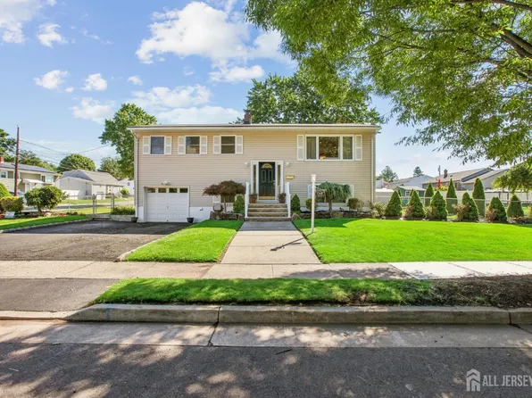 1 Harte Pl, Piscataway, NJ 08854
