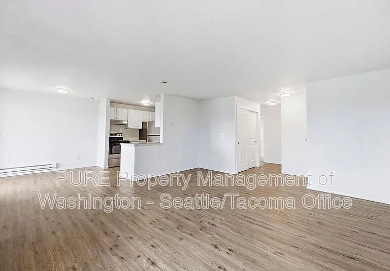 6601 S 8th St — Photo 9