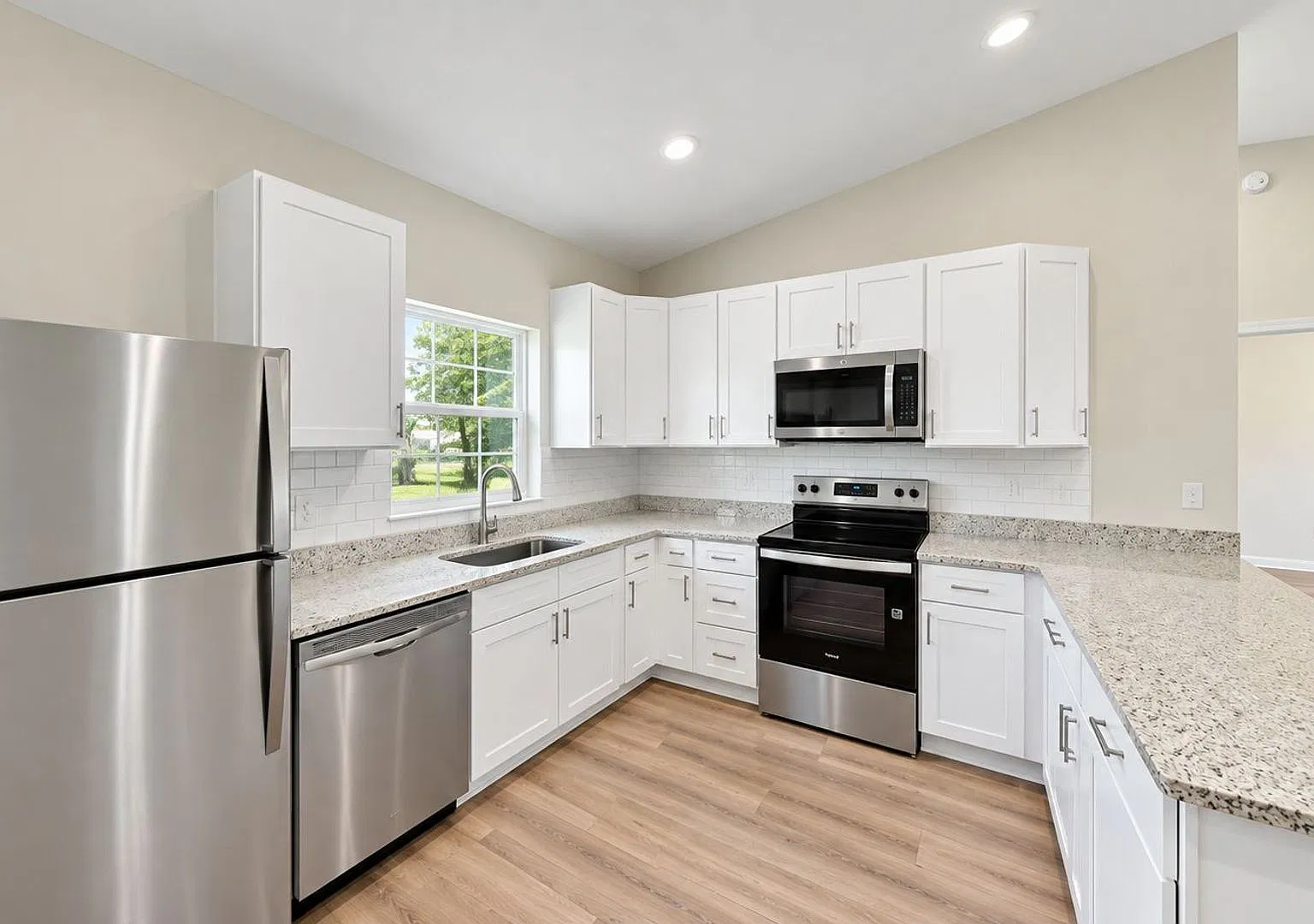 Brand New 3 Bedroom, 2 Bath Home Dunnellon — Photo 4