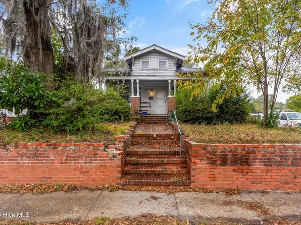 2046 Carolina Beach Road, Wilmington, NC 28401