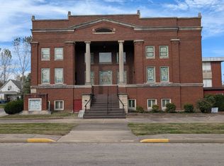 604 E Pine St, Robinson, IL