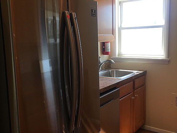 5th image of 310 Maryland Ave APT 1B