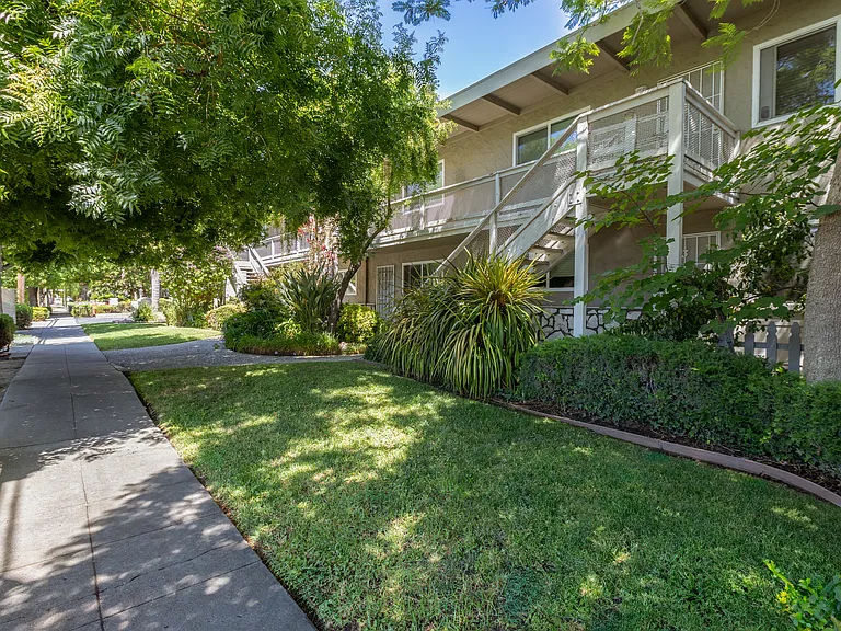 Garden Glen Apartments — Photo 6