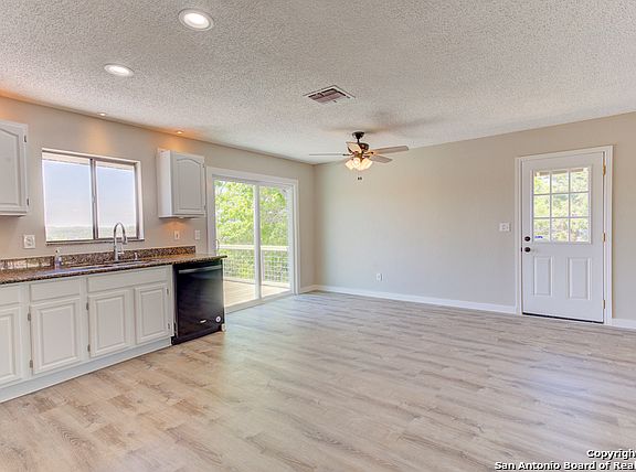 5th image of 487 Twilight Dr