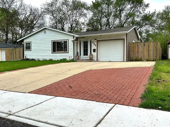 938 Berkley St, Carpentersville, IL 60110
