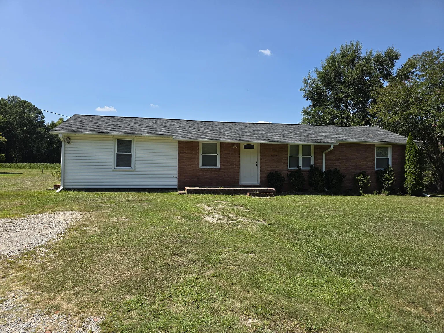 3 bed, 1120 sqft, $1,495 — Photo 1