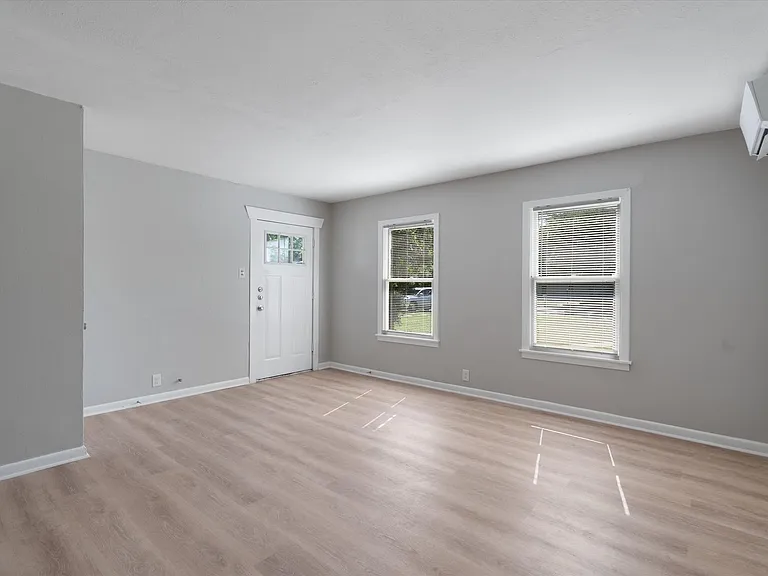 1012 Barbara Dr #B — Photo 6