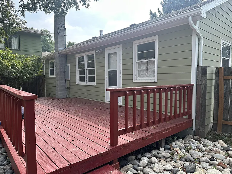 1247 Avenue F — Photo 11