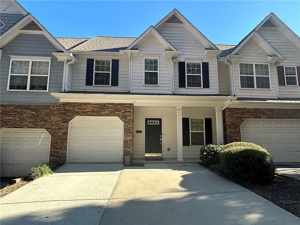 3 bed, 2.5 bath, 1796 sqft, $2,200 — Photo 3