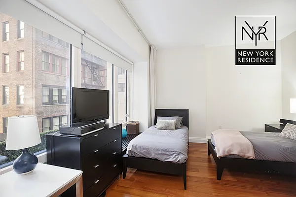 Rented by New York Residence | media 32