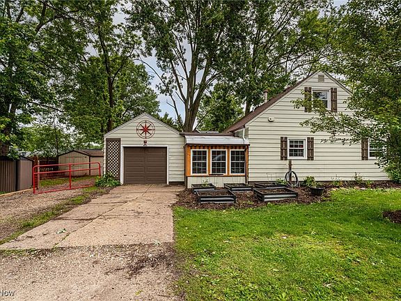 2nd image of 1558 9th St