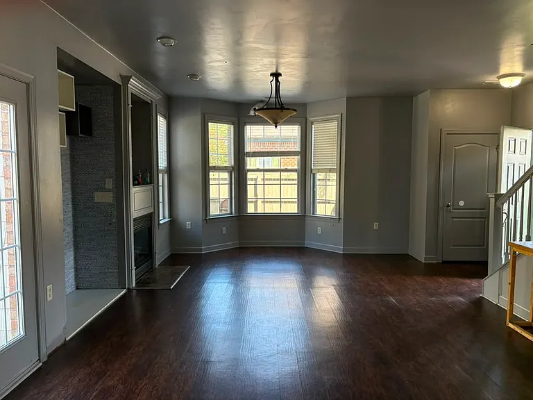3929 Cromwell Park Dr — Photo 3