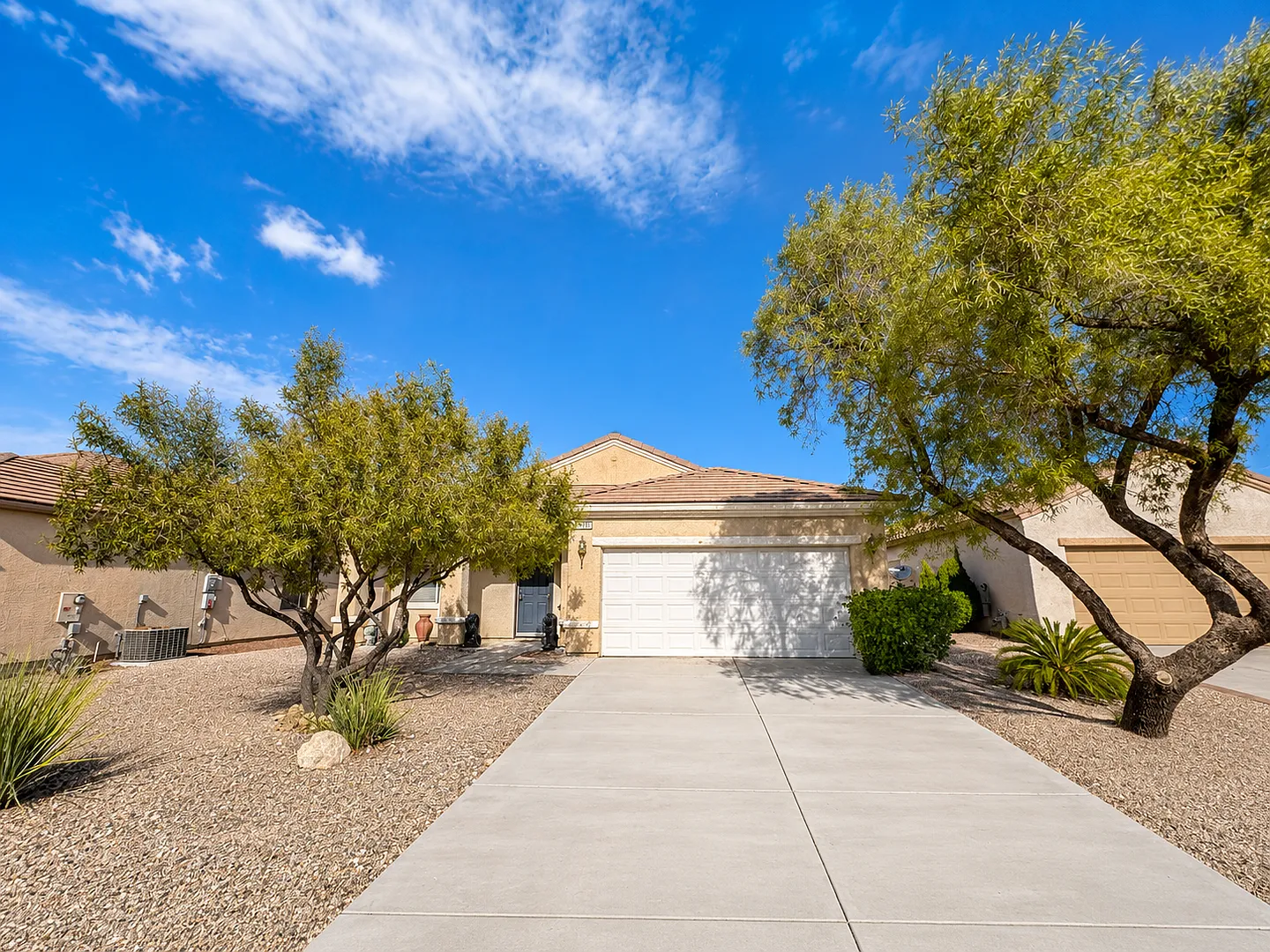 Charming 2-Bedroom Home with Spacious Backyard in 55+ Sun City Anthem — Photo 1