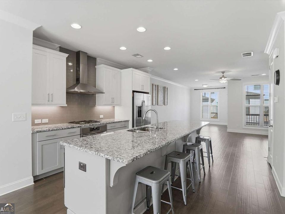 1st image of 2051 Glenview Park Cir
