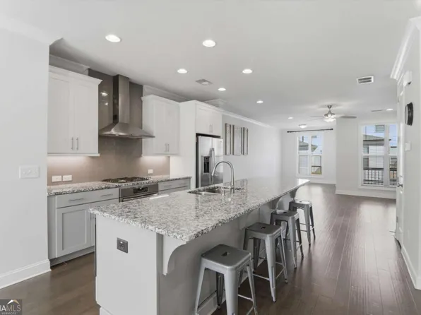 2051 Glenview Park Cir, Duluth, GA 30097