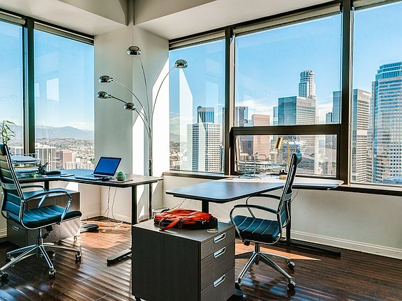 3rd image of 1100 Wilshire Blvd APT 3105