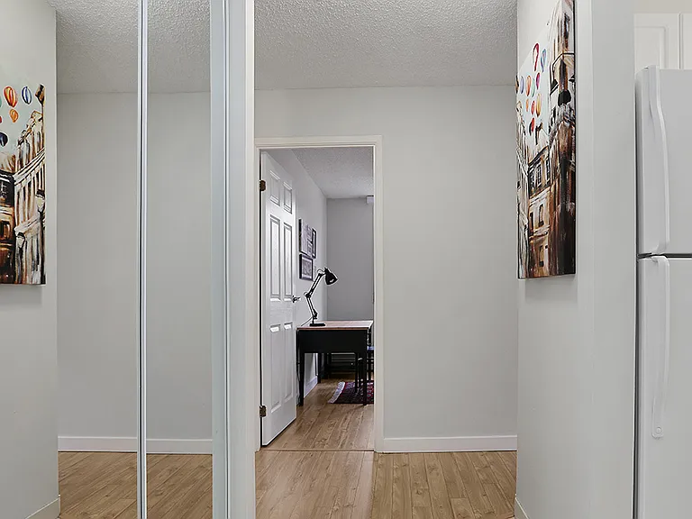 815 4th Ave SW — Photo 36