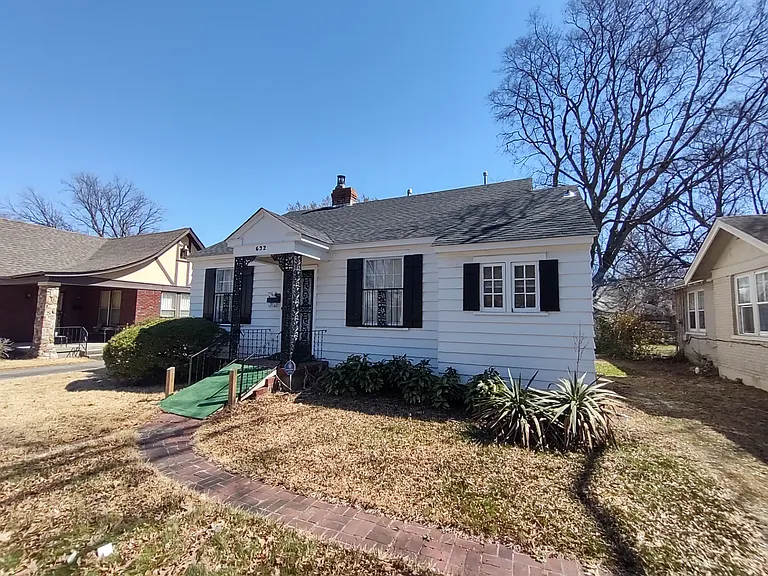 632 Spring St — Photo 2