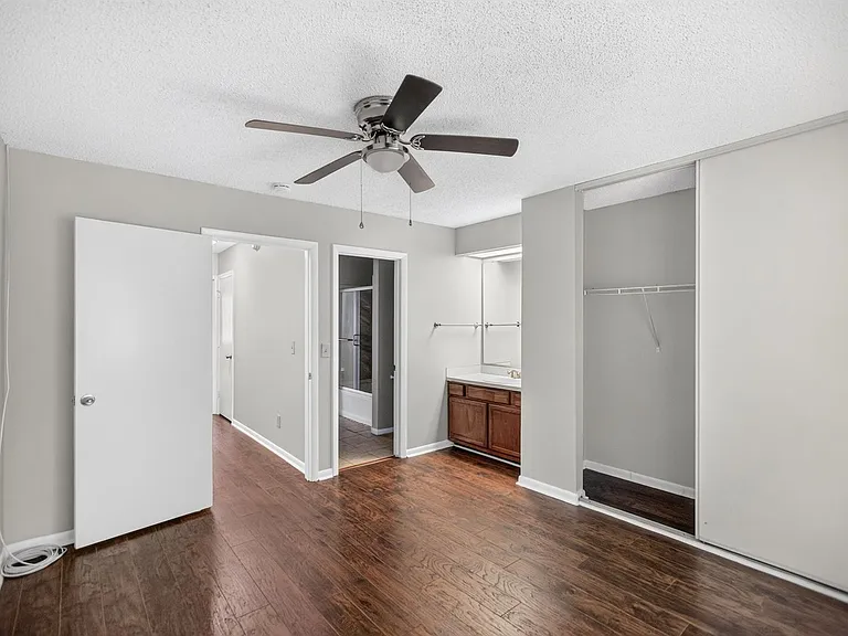 8471 Yadkin Cir #F — Photo 13