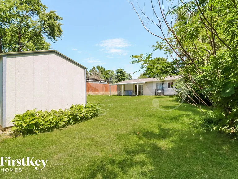 11091 Saxonhall Dr — Photo 15