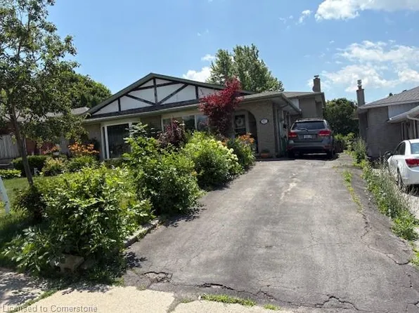 97 Guildwood Dr, Hamilton, ON L9C 6S3