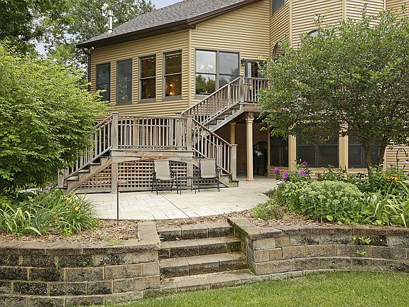 3rd image of 6049 Sargent Ct N