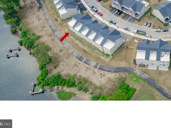 16735 River View Cir, Bristol, PA 19007