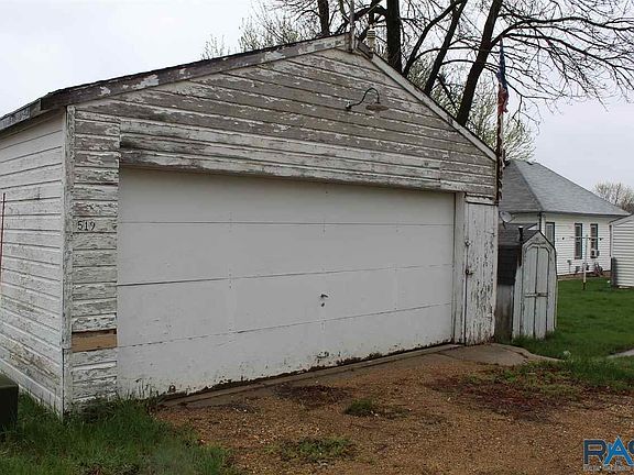 3rd image of 519 N Cedar St