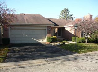 7160 Suncrest Rd, West Bloomfield, MI 48322
