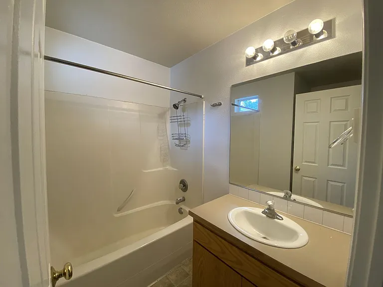 857 N Garfield St — Photo 16