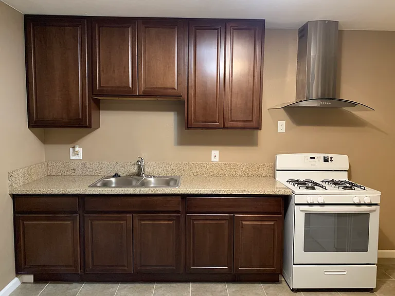 1832 E Carson St #1 — Photo 2