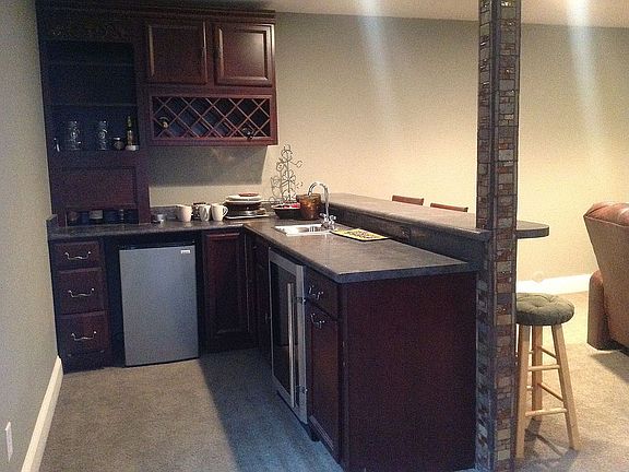 Basement wet bar