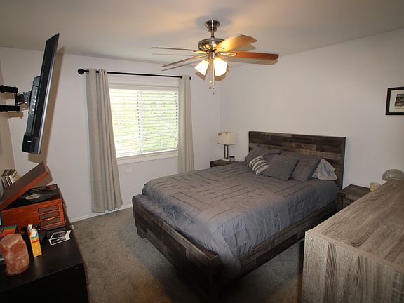 4th image of 110 Village Creek Dr #110