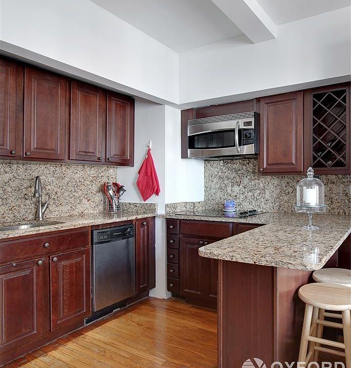 1st image of 25 Tudor City Pl APT 2022