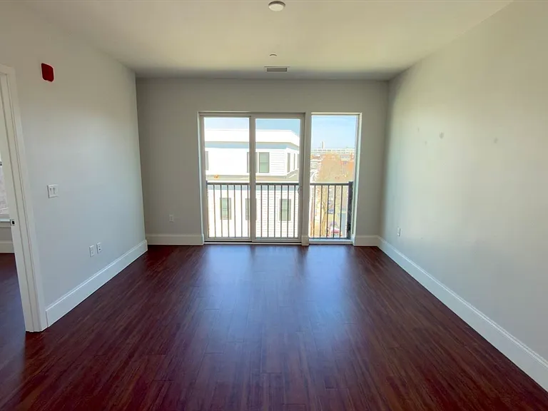 205 Maverick St #412 — Photo 7