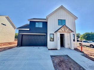210 N 100 E, Washington, UT 84780