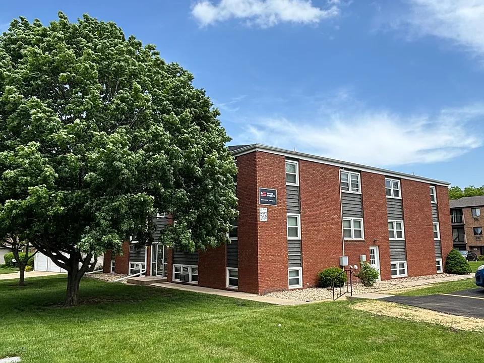102 N Orr Dr