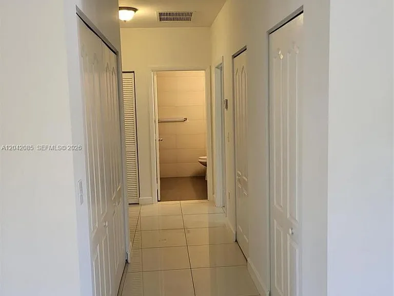 1029 SW 11th Ave — Photo 7
