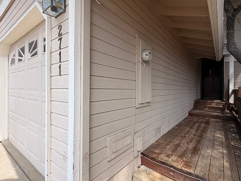 2711 Hopi Ct — Photo 2