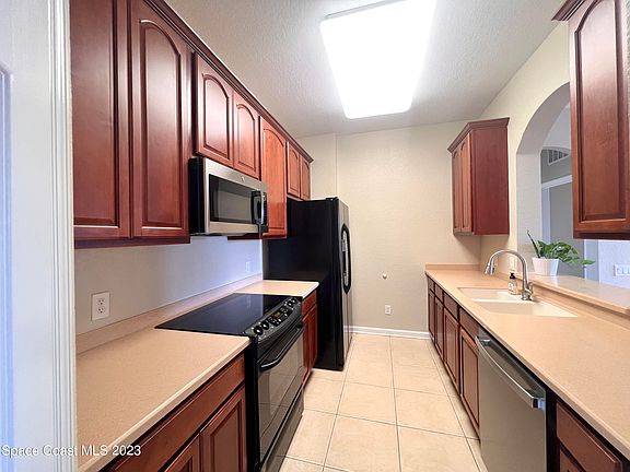 5th image of 1626 Peregrine Cir Unit 210