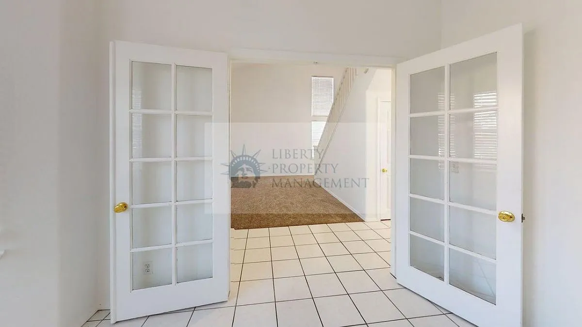 3 bed, 2.5 bath, 1754 sqft, $2,350 — Photo 4