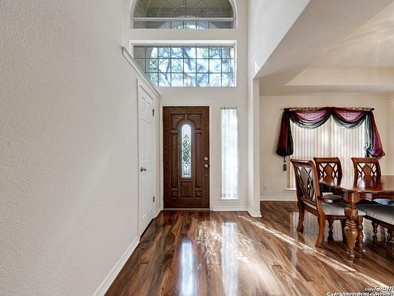 4th image of 1304 Birchwood Cir