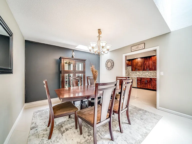 574 Juniper Pl — Photo 21
