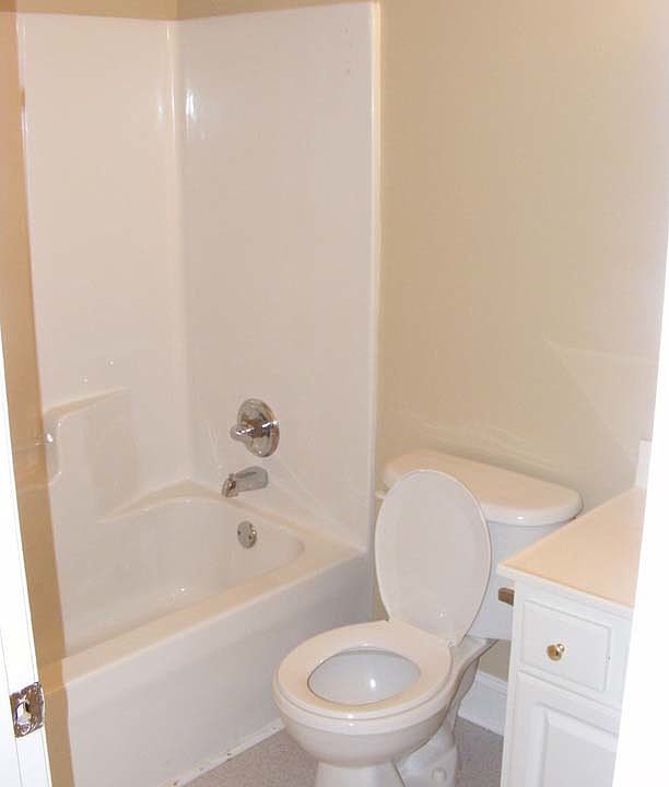 2nd image of 152 Fair Oaks Dr #152