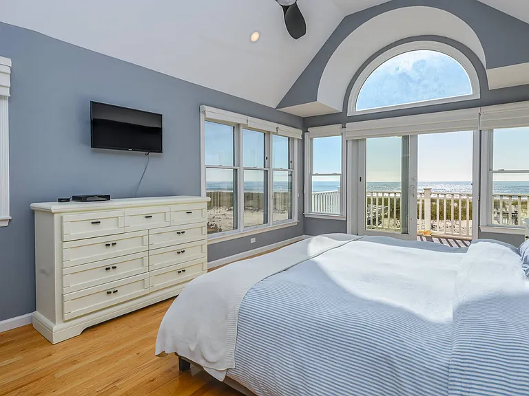 863 Dune Rd — Photo 29