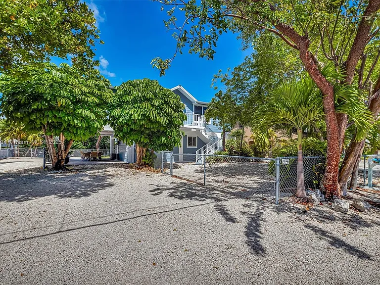 129 Nautilus Dr — Photo 42
