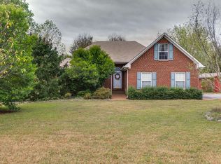 1900 Victorian Rd, Columbia, TN 38401