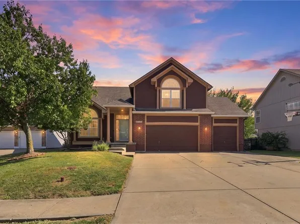 21109 E 50th Street Ct NW, Blue Springs, MO 64015